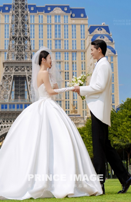 巴黎铁搭下的浪漫（巴黎人）