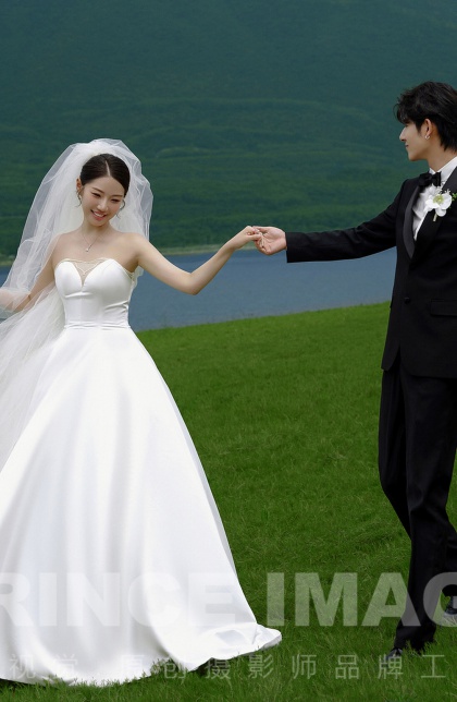 草坪婚纱2