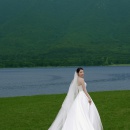 草坪婚纱2_婚纱