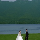 草坪婚纱2_婚纱